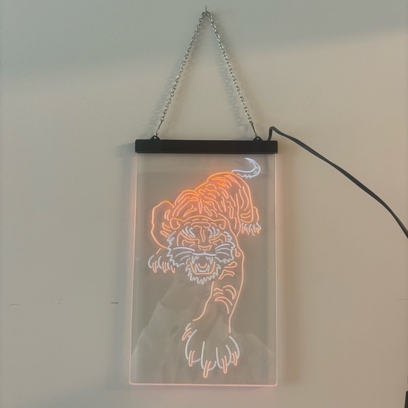 Neon LED Light Tiger Sign 8.5” x 12” - Picture 1 of 8
